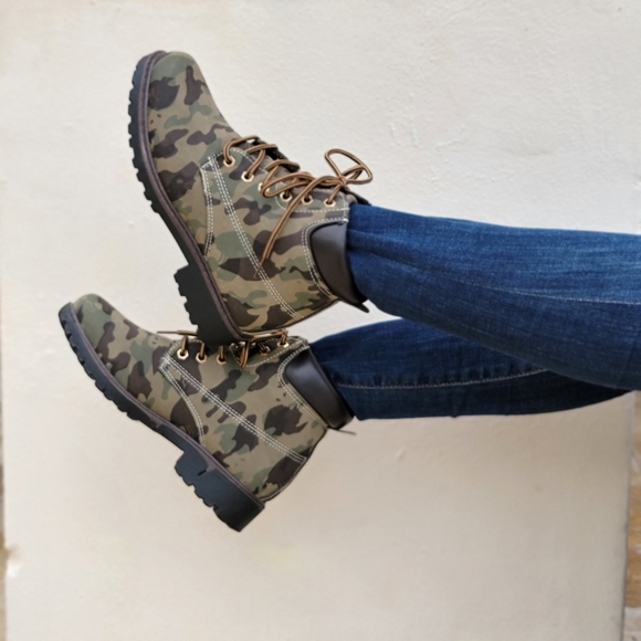 Women's Camouflage Combat Lace-up Ankle Boots Low Heel - Picture 5 of 5